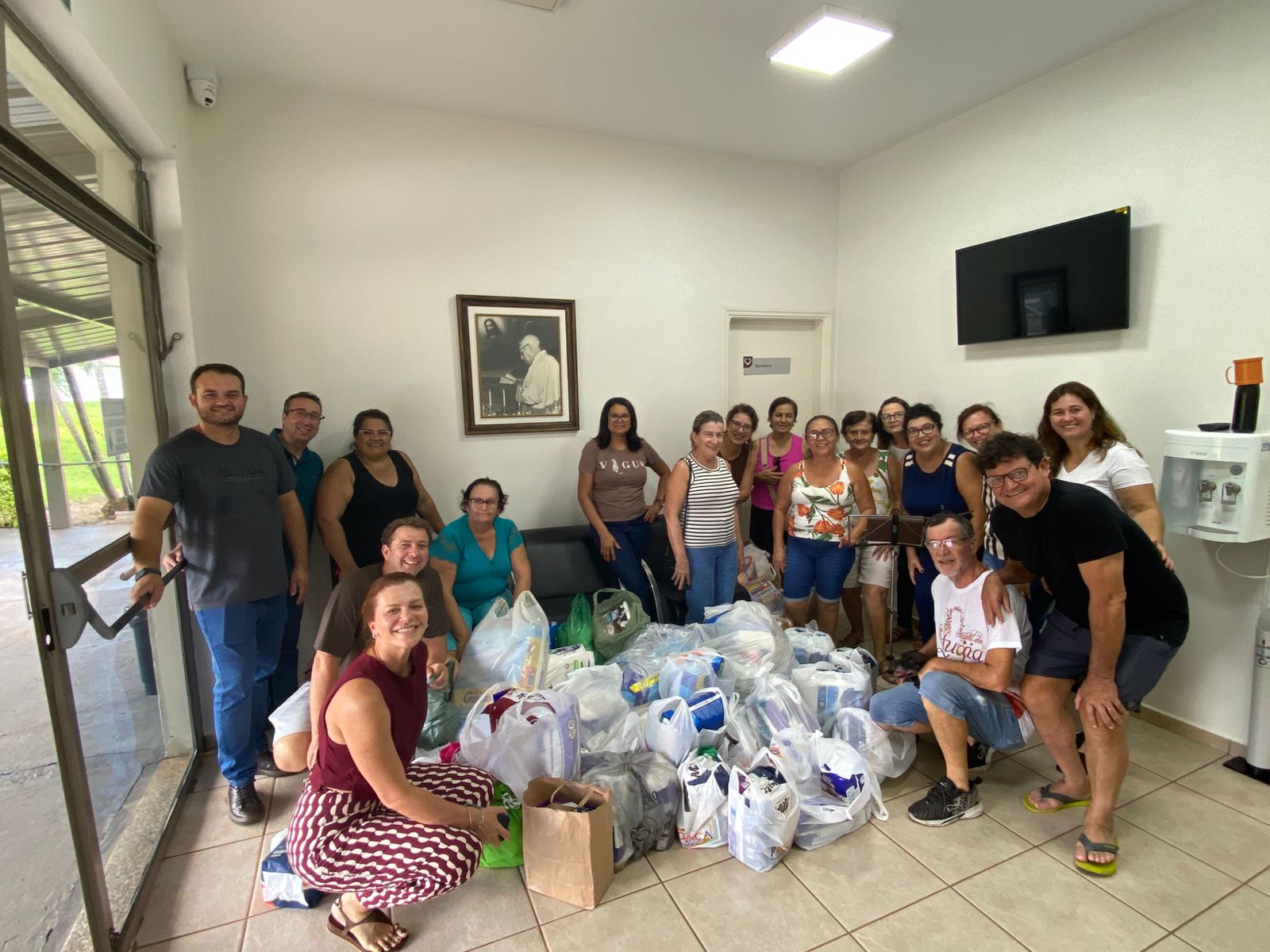 Visita pastoral leva doações ao Recanto Monsenhor Albino