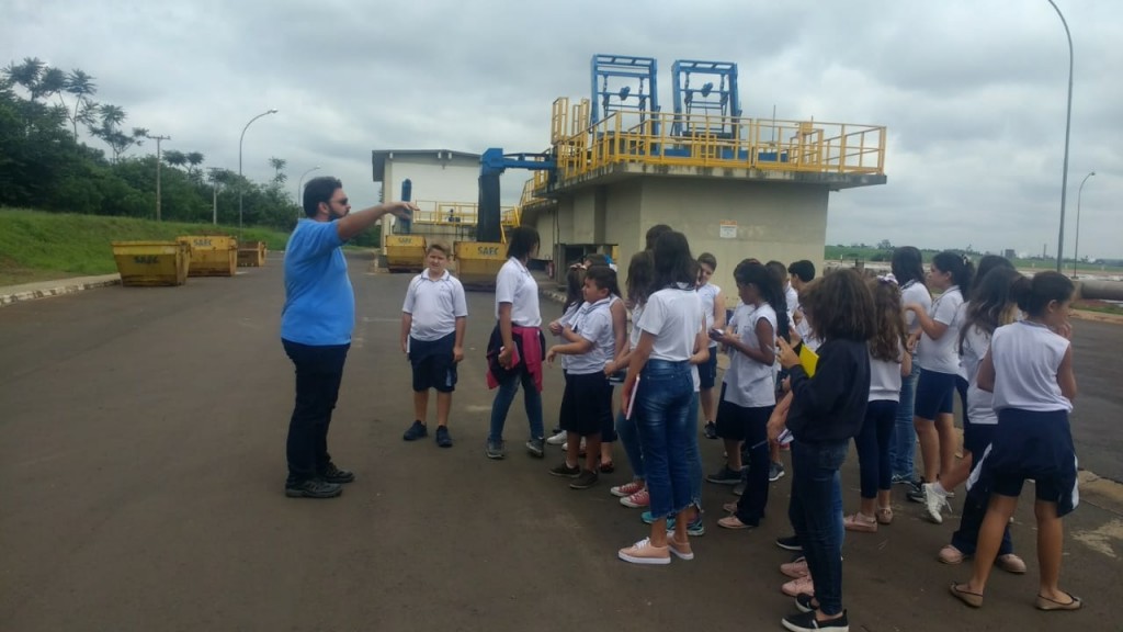 Alunos do Colégio Catanduva visitam captação de água e tratamento de esgoto da SAEC