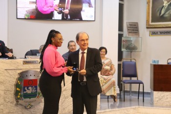 Centro Universitário Padre Albino UNIFIPA recebe Medalha 14 de Abril
