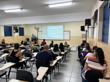 Colégio Catanduva promove treinamento  para docentes sobre ética e postura profissional