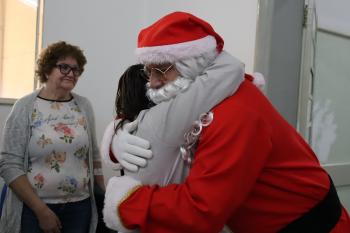 Cantata de Natal espalha alegria pelos corredores dos hospitais da FPA