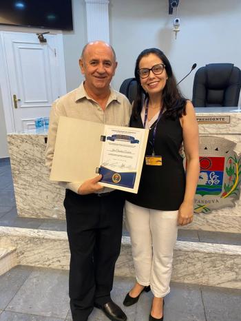 Professor da UNIFIPA é homenageado na Câmara Municipal de Catanduva