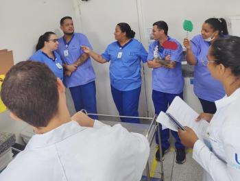 Alunos da Enfermagem/Unifipa promovem ação sobre sigilo profissional com profissionais do HEC