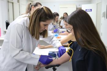 Biomedicina da UNIFIPA realiza ação solidária para cadastro de doadores de medula óssea