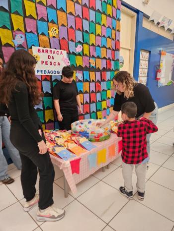 Pedagogia da UNIFIPA realiza oficina pedagógica de festa junina em escola municipal