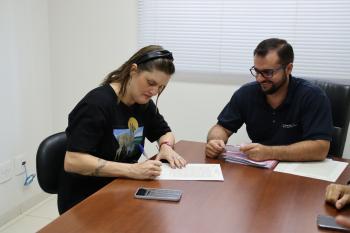 Fundação Padre Albino recebe oficialmente a escritura da Casa da Criança Sinharinha Netto 