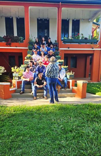 Alunos da Engenharia Agronômica UNIFIPA participam de aula sobre produção de cacau
