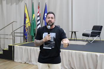 Alunos de Educação Física da Unifipa participam de palestra com Maurício Medeiros, o “Treinador de Treinadores”